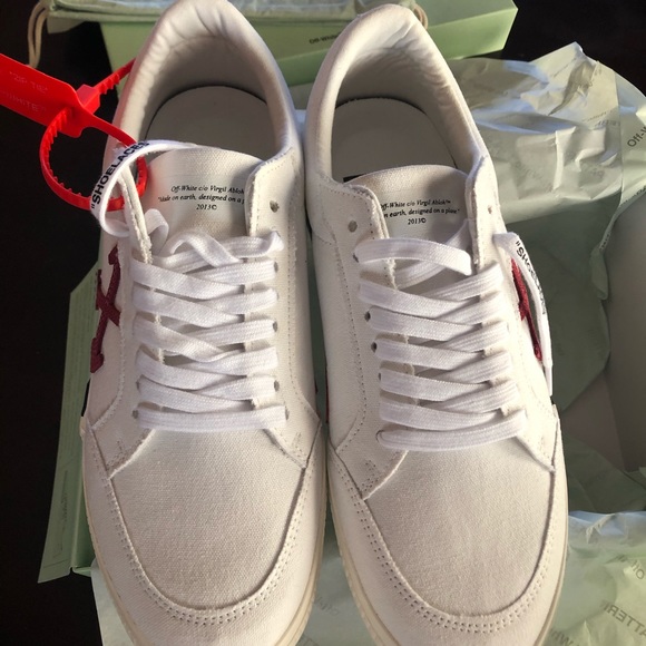 Off-White Vulcanized Low tops - Picture 4 of 8